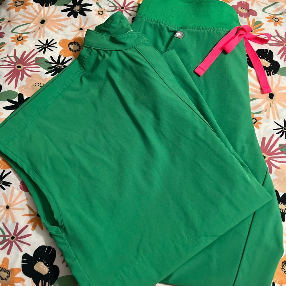 Figs Safety Green set xxs Rafaela small petite joggers